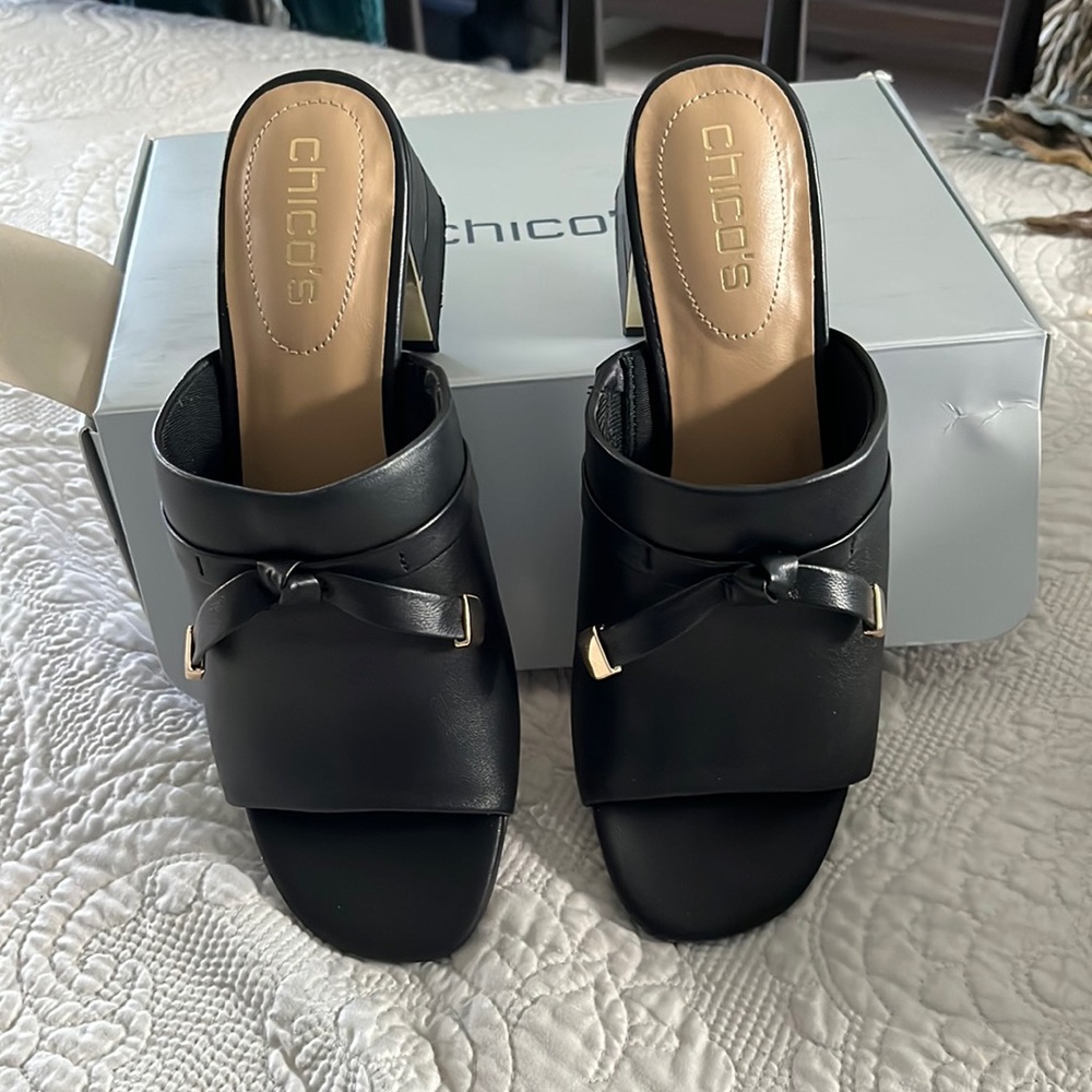 Mule sandals